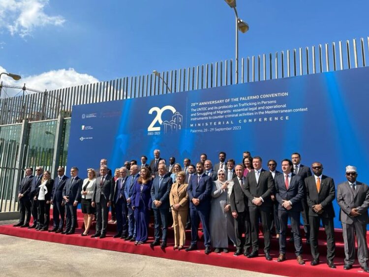 وزير العدل يؤكد من باليرمو بإيطاليا على ضرورة تضافر الجهود لتجاوز مخاطر الجريمة المنظمة