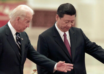 رئيس الوزراء الصيني: على القوى العظمى "منع حرب باردة جديدة"