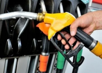 نقابة تطالب شركات المحروقات بتخفيض الأسعار لدعم نقل المساعدات وتتهمها بالجشع