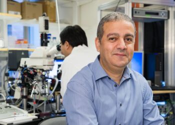 مغربي في لجنة تحكيم نوبل .. المنيرة يتحدث عن البحث العلمي في المغرب