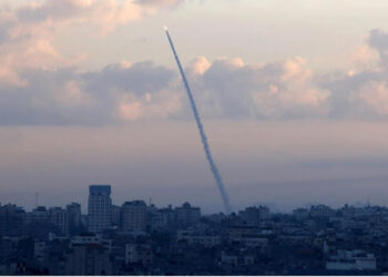 قتلى وجرحي في هجوم لحركة حماس بإسرائيل