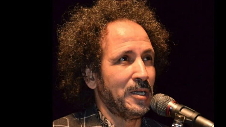 المغربي نبيل منصر يفوز بجائزة الشعر العالمية "فيرناندو دالميدا"