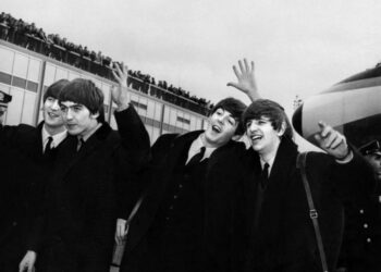 بعد أزيد من نصف قرن .. "البيتلز" تتصدر في بريطانيا للمرة الأولى
