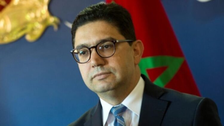شخصيات طوارقية تعتزم مراسلة وزير الخارجية المغربي من أجل التدخل لإنهاء الحرب الدائرة بأزواد