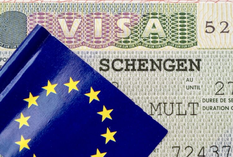 الاتحاد الأوروبي يعتمد التأشيرة الرقمية للسفر إلى دول "شنغن"