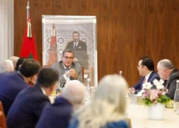 رئيس الحكومة يعقد اجتماعا مع رؤساء غرف التجارة والصناعة والخدمات بالمغرب