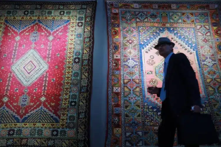 معرض بمدريد يحتفي بأصالة الزربية الأمازيغية