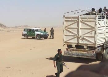 في ظروف غير إنسانية الجزائر ترحل مهاجرين ينحدرون من النيجر