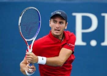 المغربي إليوت بنشتريت يودع منافسات الدورة 38 لجائزة الحسن الثاني الكبرى لكرة المضرب