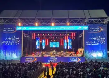 مهرجان الشواطئ.. الفنان زكريا الغفولي يلهب جمهور شاطئ المضيق