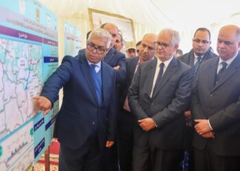 نزار بركة يطلع على تقدم إنجاز مشاريع مائية وطرقية
